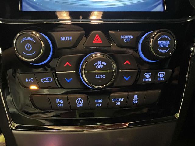 2020 Jeep Grand Cherokee Vehicle Photo in Roslyn, NY 11576