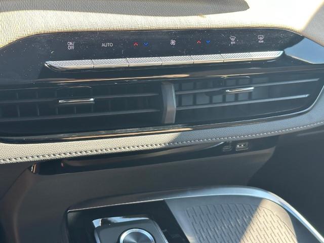 2025 Buick Enclave Vehicle Photo in COLUMBIA, MO 65203-3903