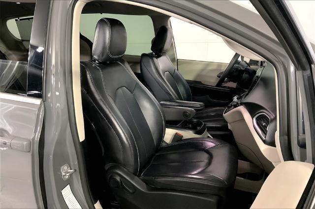 2022 Chrysler Pacifica Vehicle Photo in Kansas City, MO 64114