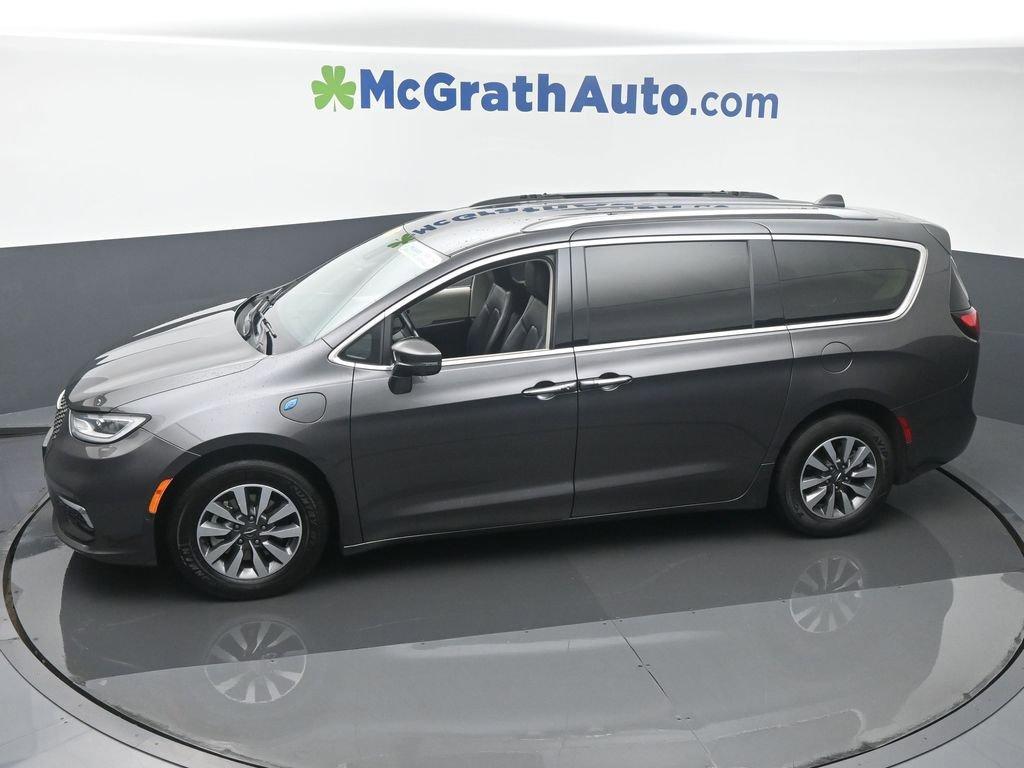 2021 Chrysler Pacifica Vehicle Photo in Marion, IA 52302
