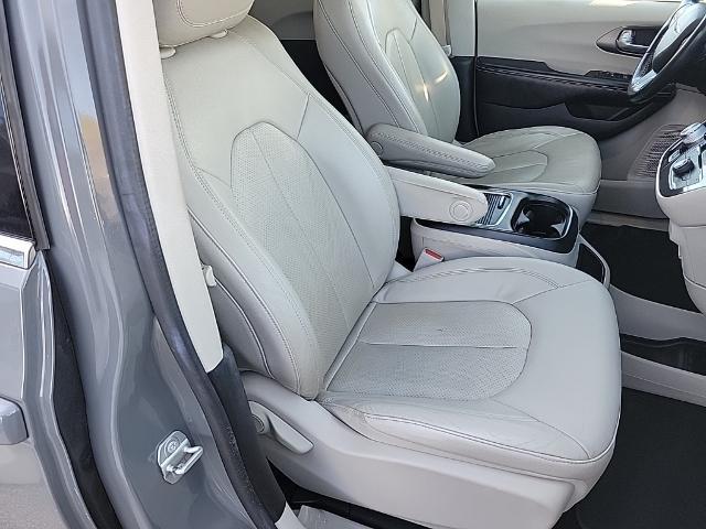 2021 Chrysler Pacifica Touring L photo 40