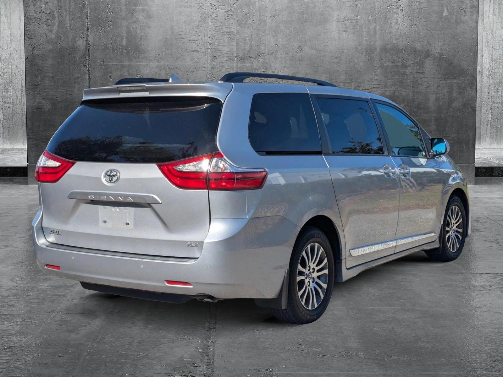 2018 Toyota Sienna Vehicle Photo in Sarasota, FL 34231