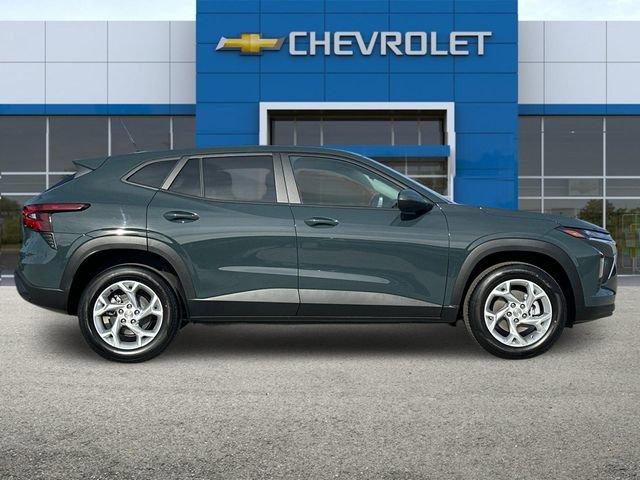 2025 Chevrolet Trax Vehicle Photo in RIVERSIDE, CA 92504-4106