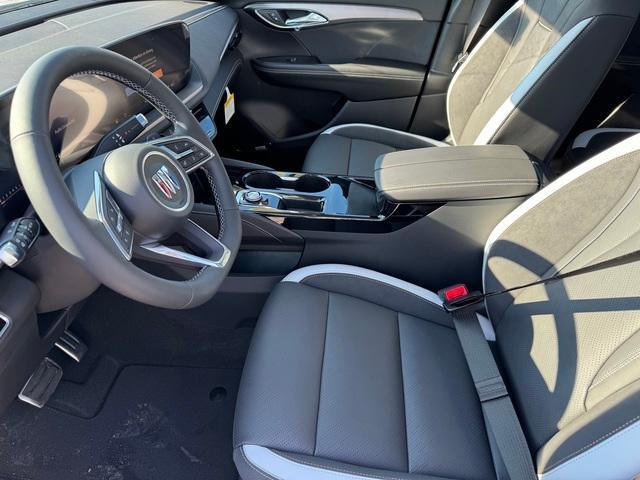 2025 Buick Envision Vehicle Photo in LOWELL, MA 01852-4336