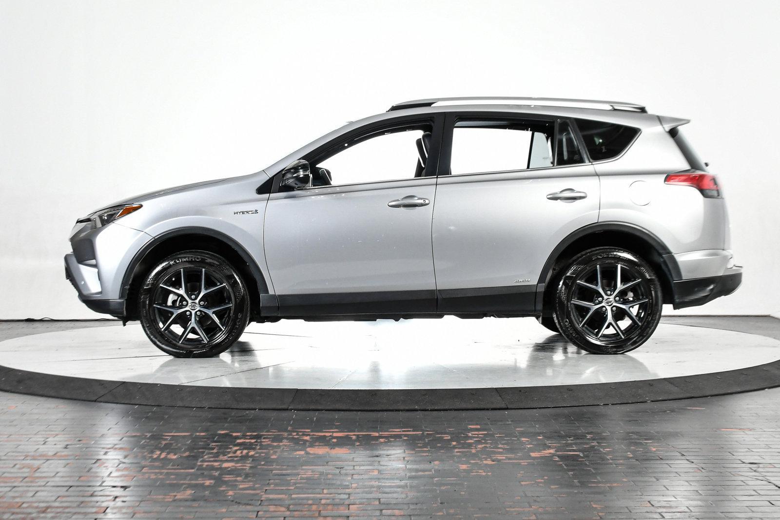 2018 Toyota RAV4 Vehicle Photo in DALLAS, TX 75235