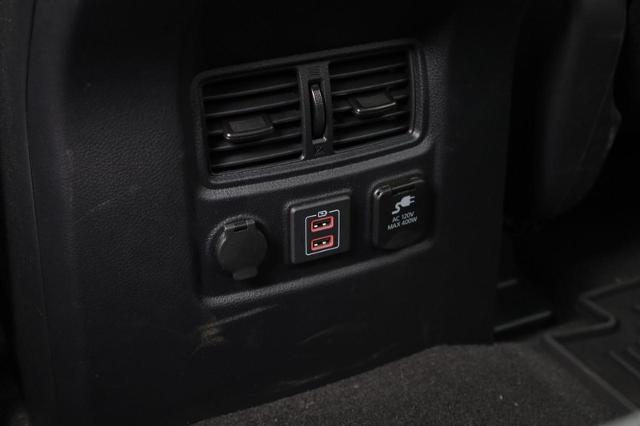 2024 Nissan Titan Vehicle Photo in Ballwin, MO 63011