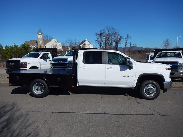 2025 Chevrolet Silverado 3500 HD CC Vehicle Photo in JASPER, GA 30143-8655