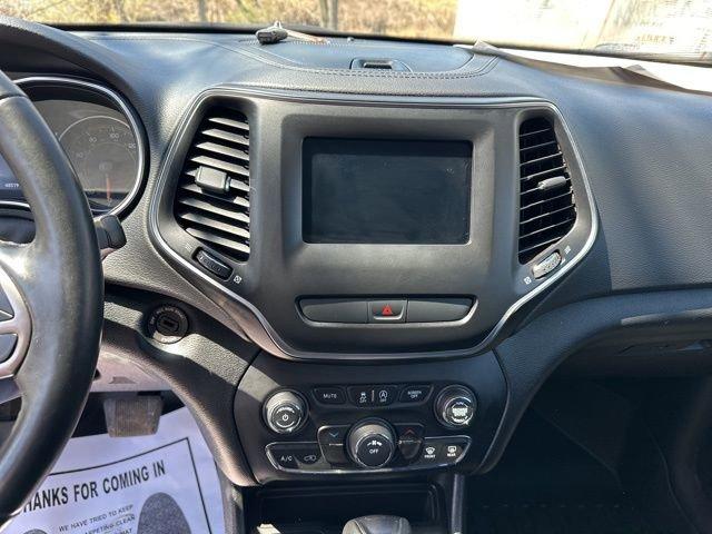 2019 Jeep Cherokee Vehicle Photo in MEDINA, OH 44256-9631