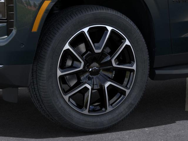 2025 Chevrolet Suburban Vehicle Photo in VALENCIA, CA 91355-1705