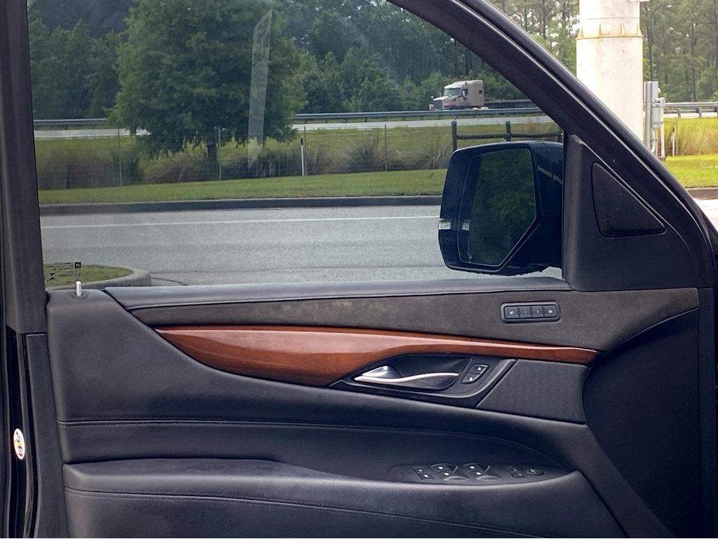 2019 Cadillac Escalade ESV Vehicle Photo in POOLER, GA 31322-3252