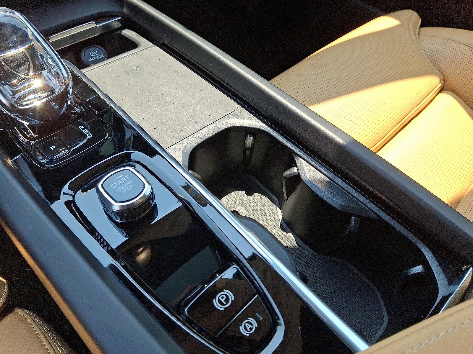 2022 Volvo XC60 Vehicle Photo in Trevose, PA 19053