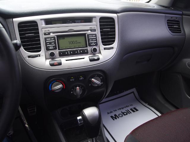 2009 Kia Rio Vehicle Photo in MADISON, IN 47250-1611