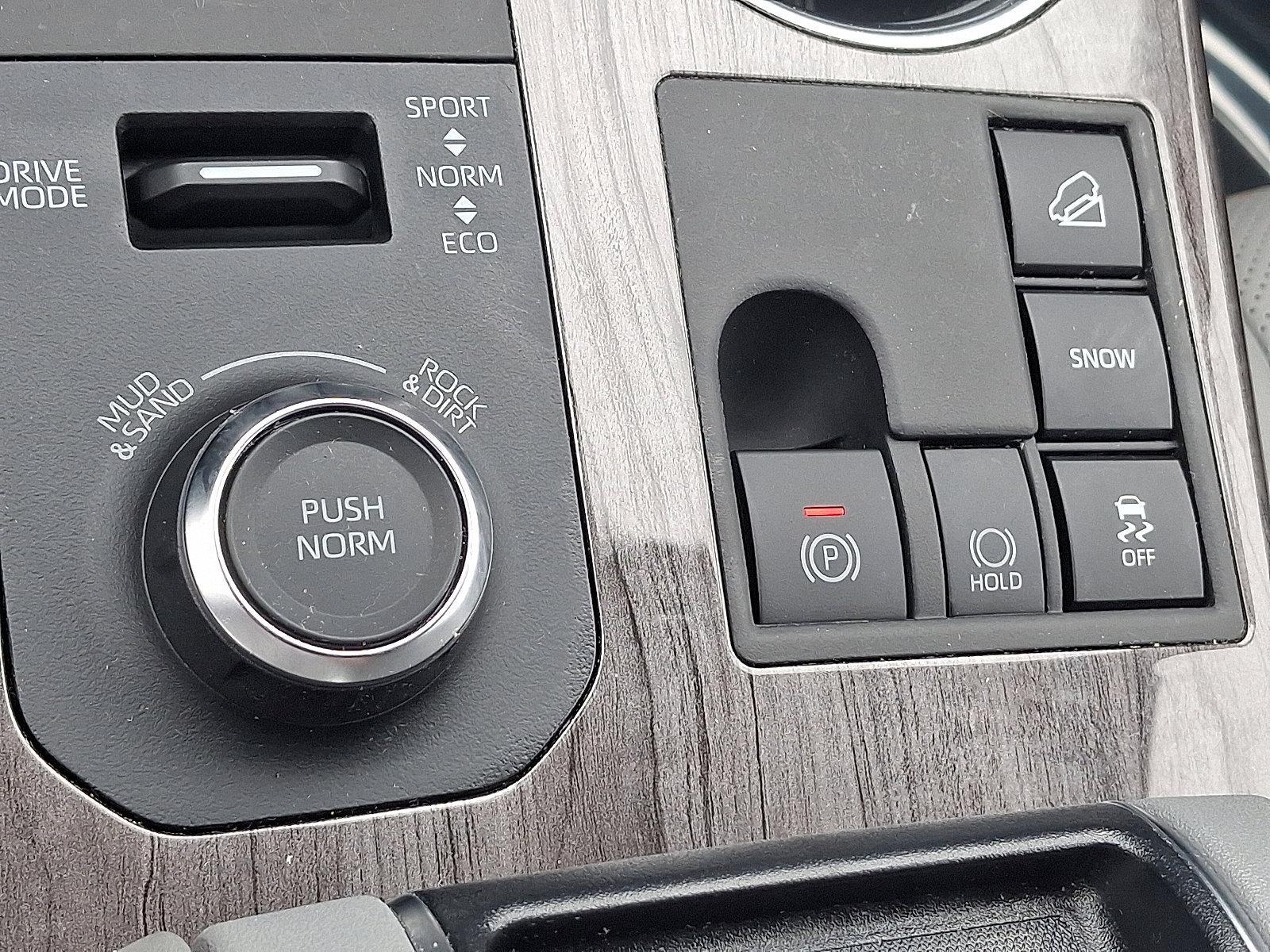 2023 Toyota Highlander Vehicle Photo in Harrisburg, PA 17111-1033