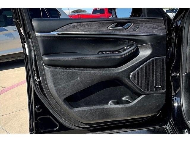 2023 Jeep Grand Cherokee L Vehicle Photo in Grapevine, TX 76051