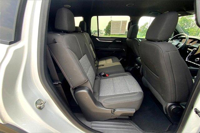 2025 GMC Acadia Vehicle Photo in TOPEKA, KS 66609-0000