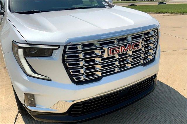 2024 GMC Acadia Vehicle Photo in TOPEKA, KS 66609-0000