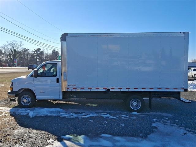 2024 Chevrolet Express Cutaway 4500 Vehicle Photo in MILFORD, DE 19963-6122