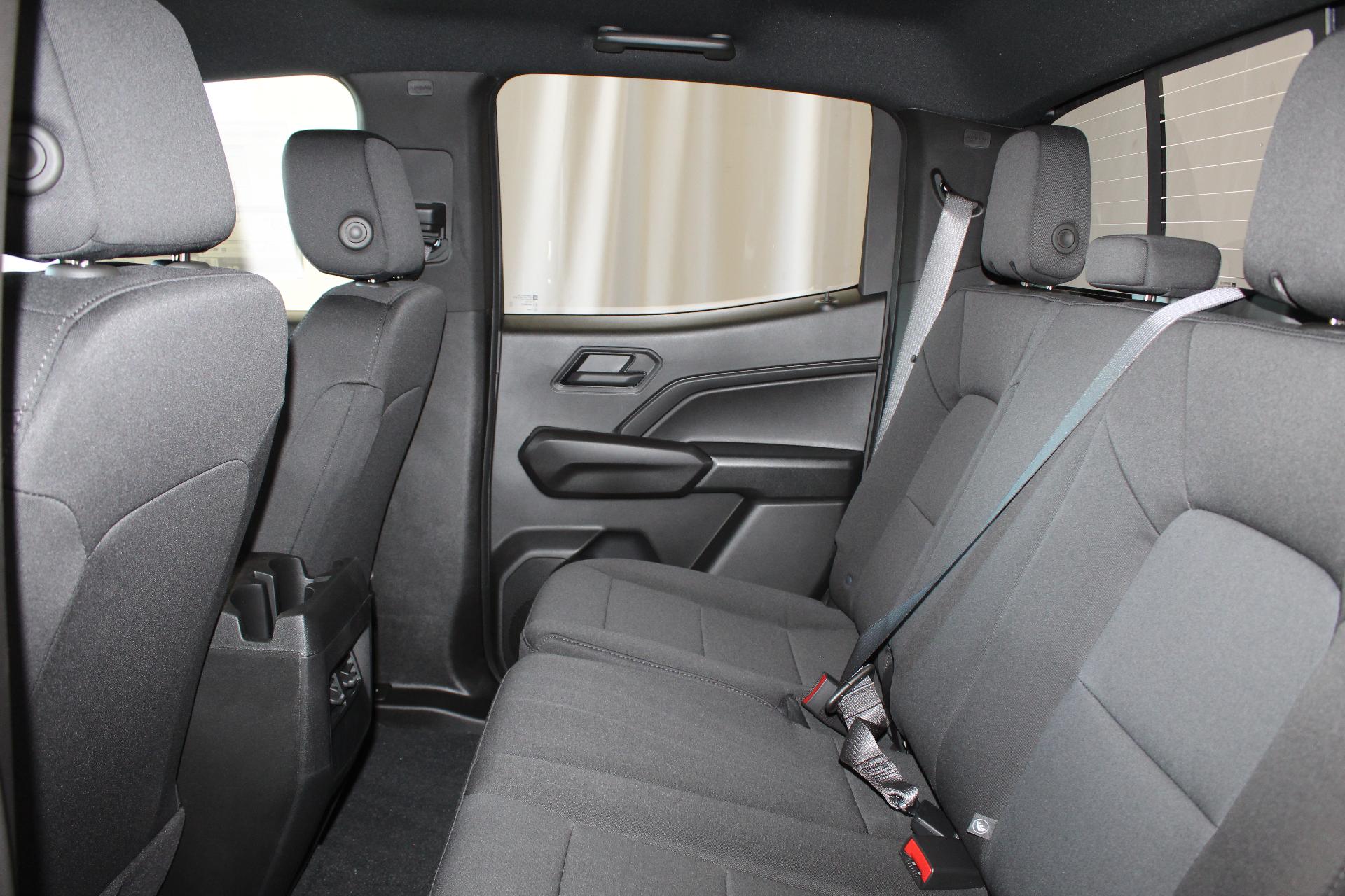 2025 Chevrolet Colorado Vehicle Photo in NORTHAMPTON, MA 01060-1120