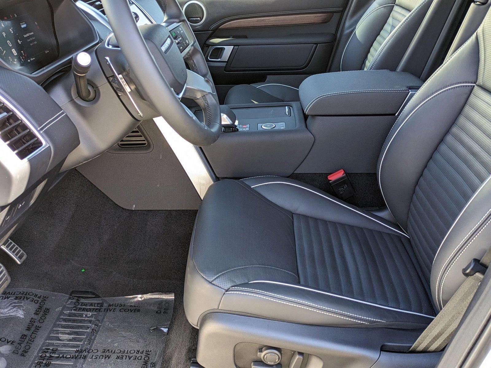 2024 Land Rover Discovery Vehicle Photo in Bethesda, MD 20852
