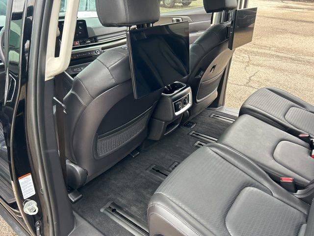 2025 Kia Carnival Vehicle Photo in MEDINA, OH 44256-9631
