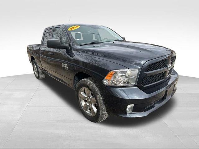 2019 Ram 1500 Classic Vehicle Photo in MEDINA, OH 44256-9631