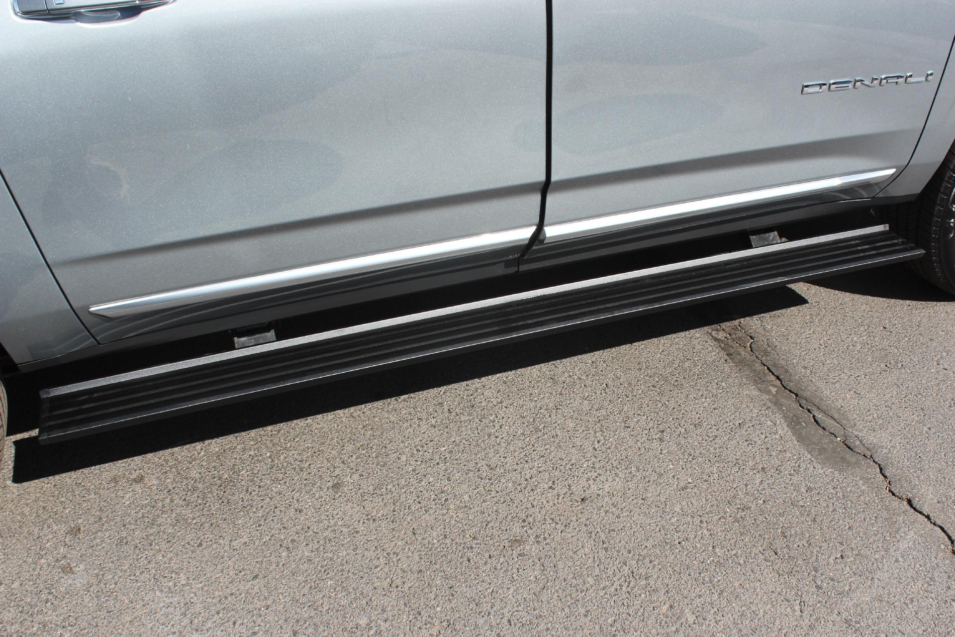 2025 GMC Yukon XL Vehicle Photo in AURORA, CO 80012-4011
