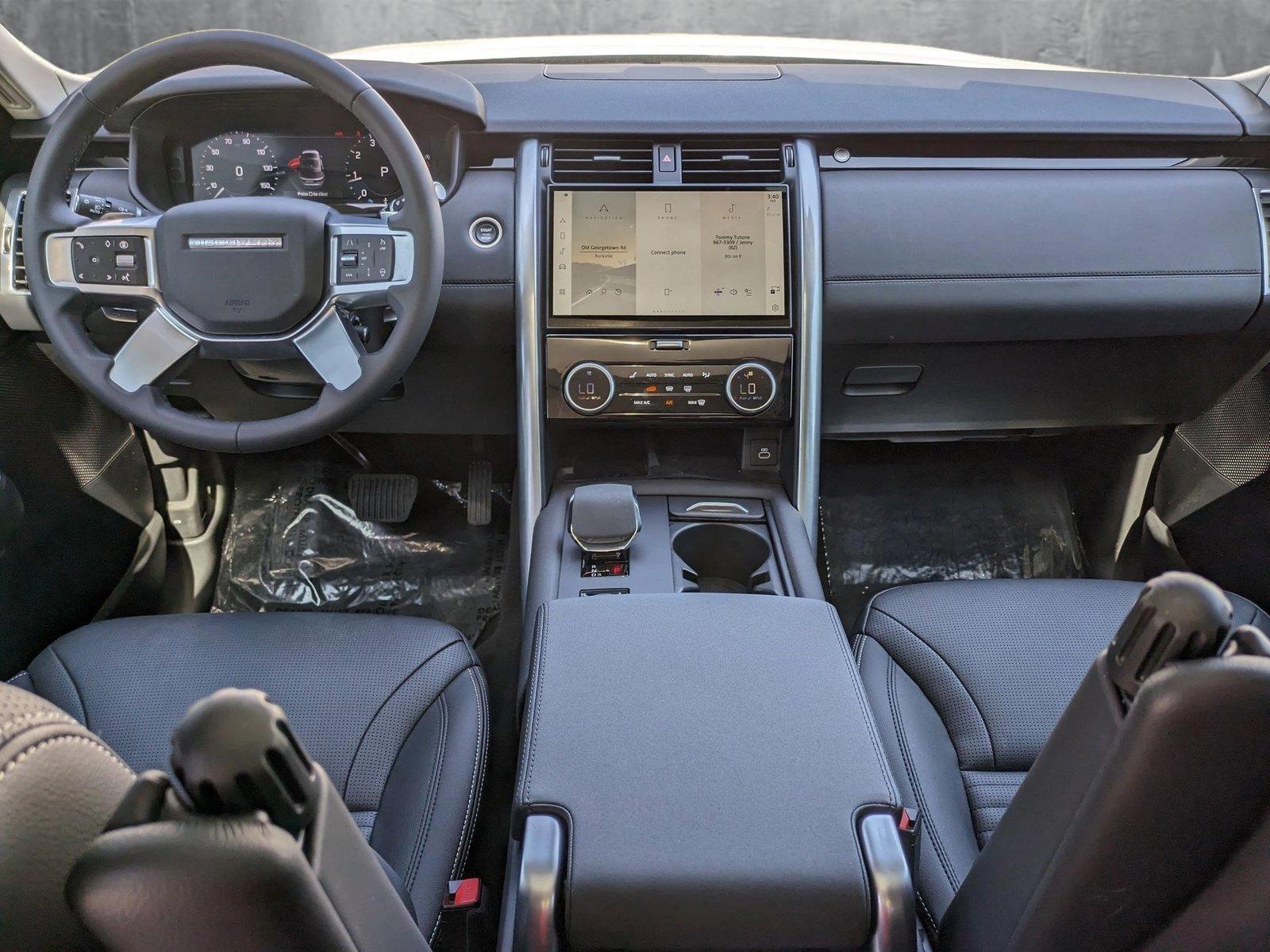 2024 Land Rover Discovery Vehicle Photo in Bethesda, MD 20852