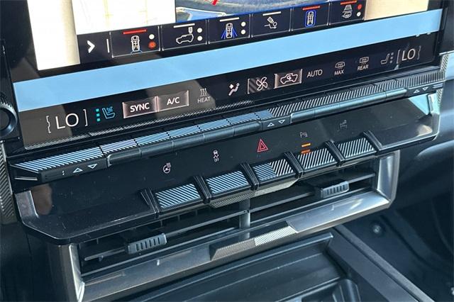 2025 GMC HUMMER EV SUV Vehicle Photo in ELK GROVE, CA 95757-8703