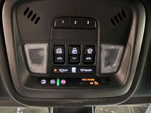 2022 Chevrolet Traverse Vehicle Photo in Roslyn, NY 11576