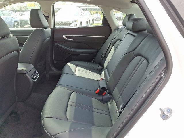 2025 Hyundai SONATA Hybrid Vehicle Photo in Harrisburg, PA 17111