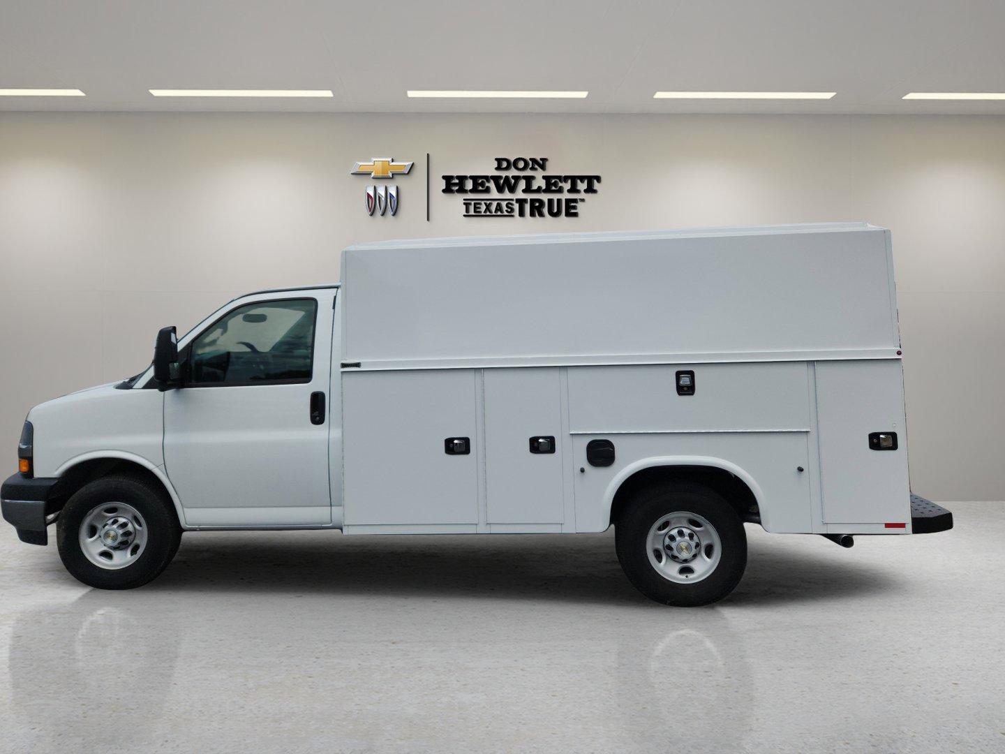 2025 Chevrolet Express Cutaway 3500 Vehicle Photo in GEORGETOWN, TX 78626-7508