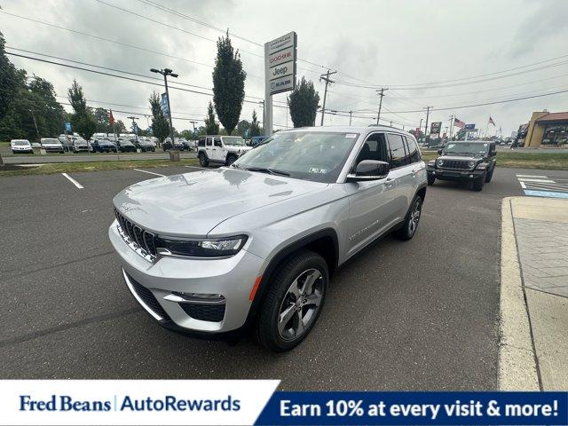 2025 Jeep Grand Cherokee Vehicle Photo in Doylsetown, PA 18901