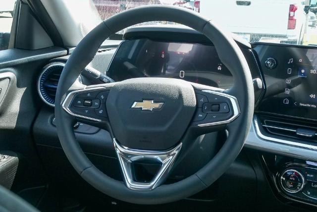 2025 Chevrolet Trax Vehicle Photo in VENTURA, CA 93003-8585