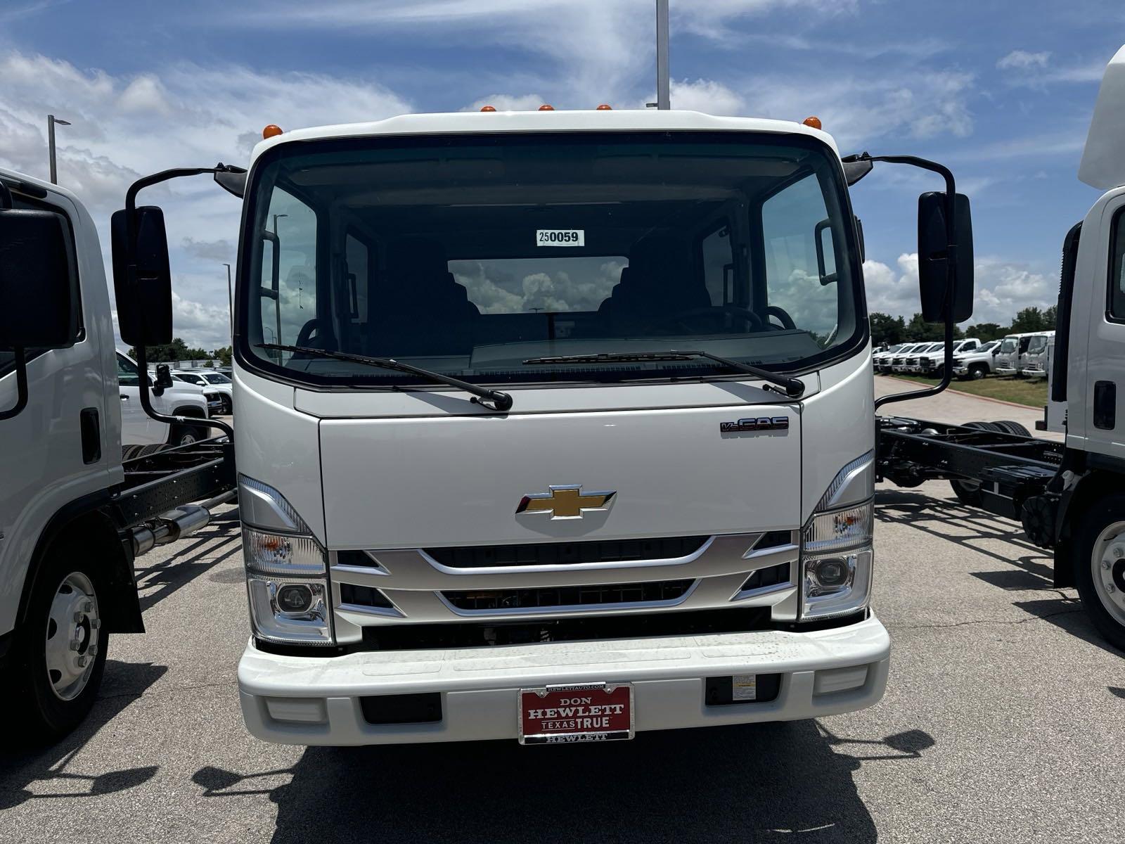 2025 Chevrolet Low Cab Forward 5500 XG Vehicle Photo in GEORGETOWN, TX 78626-7508