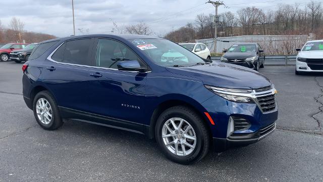 2022 Chevrolet Equinox Vehicle Photo in MOON TOWNSHIP, PA 15108-2571