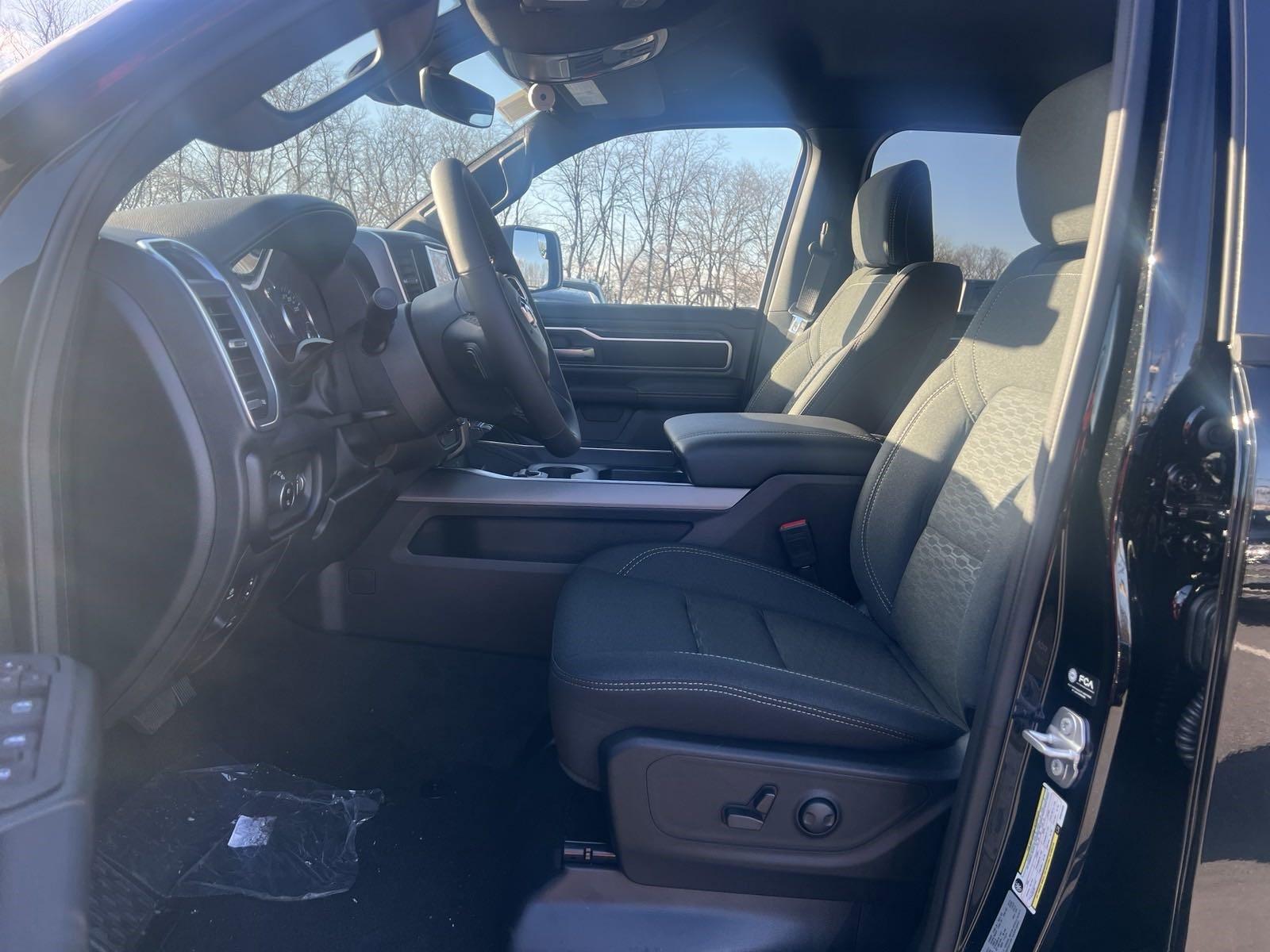 2025 Ram 1500 Vehicle Photo in Mechanicsburg, PA 17050-1707