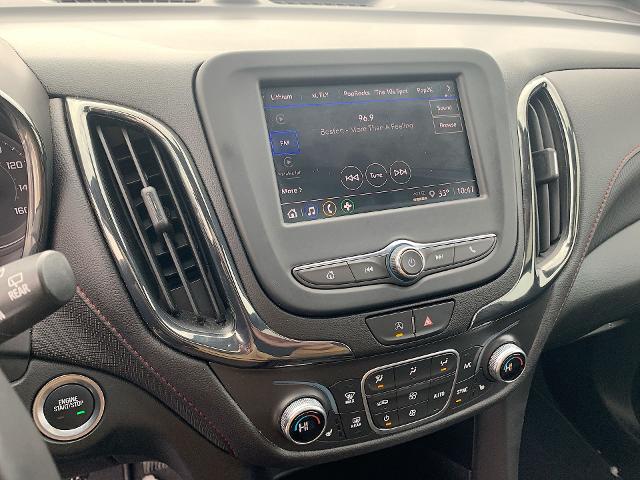 2022 Chevrolet Equinox Vehicle Photo in MOON TOWNSHIP, PA 15108-2571