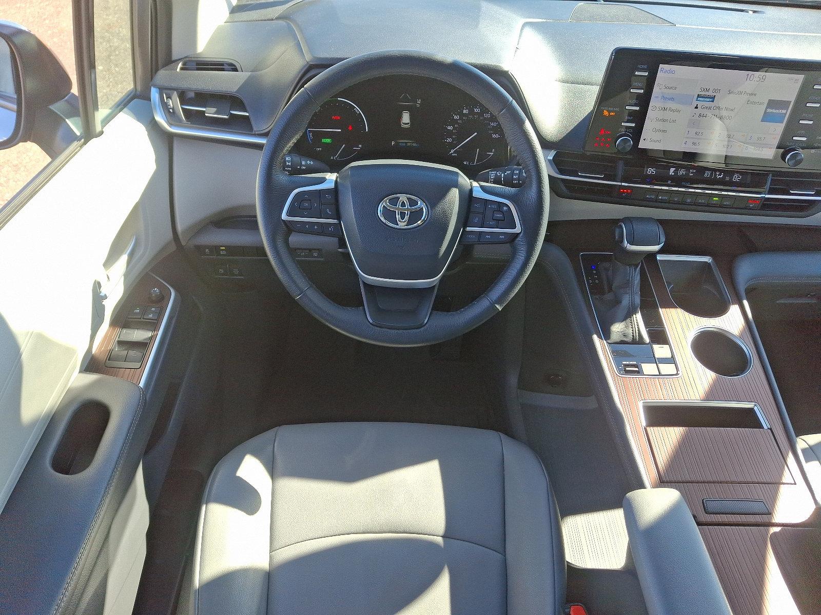 2022 Toyota Sienna Vehicle Photo in Trevose, PA 19053