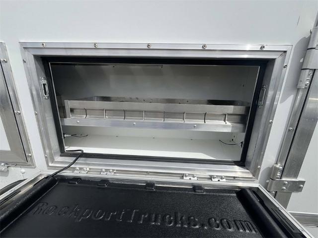 2025 Chevrolet Express Cutaway 3500 Vehicle Photo in ALCOA, TN 37701-3235