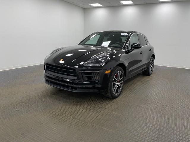 2022 Porsche Macan Vehicle Photo in Appleton, WI 54913