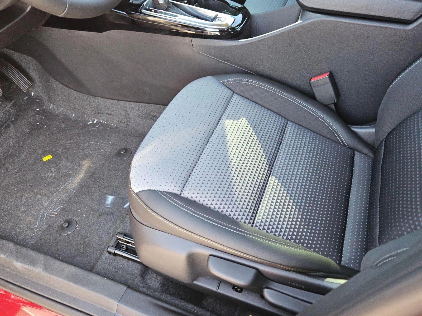 2025 Chevrolet Trax Vehicle Photo in MESA, AZ 85206-4395