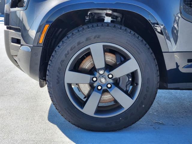 2025 Defender Vehicle Photo in AUSTIN, TX 78717