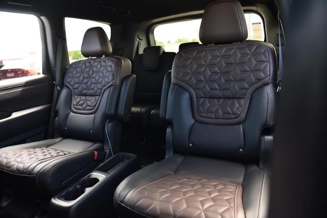 2025 Nissan Armada Vehicle Photo in Ballwin, MO 63011