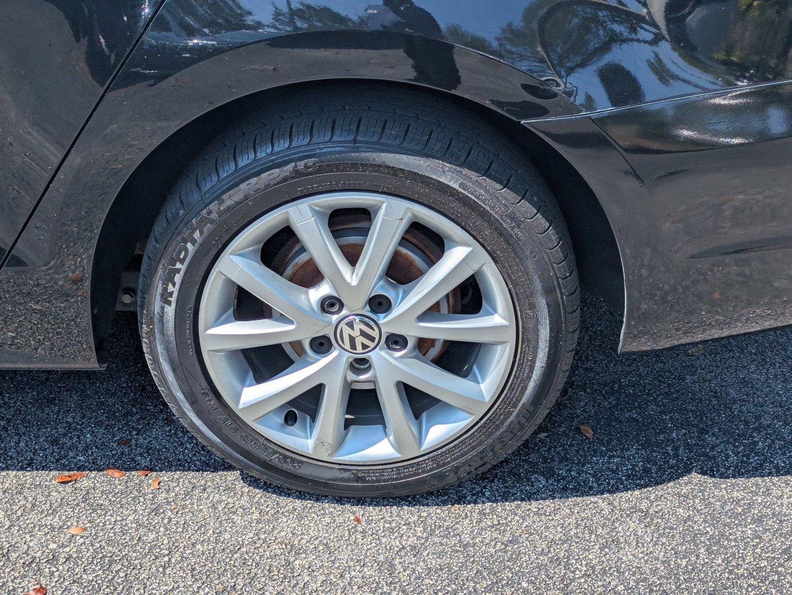 2012 Volkswagen Jetta Sedan Vehicle Photo in GREENACRES, FL 33463-3207