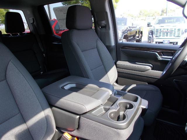 2025 GMC Sierra 1500 Vehicle Photo in LOWELL, MA 01852-4336