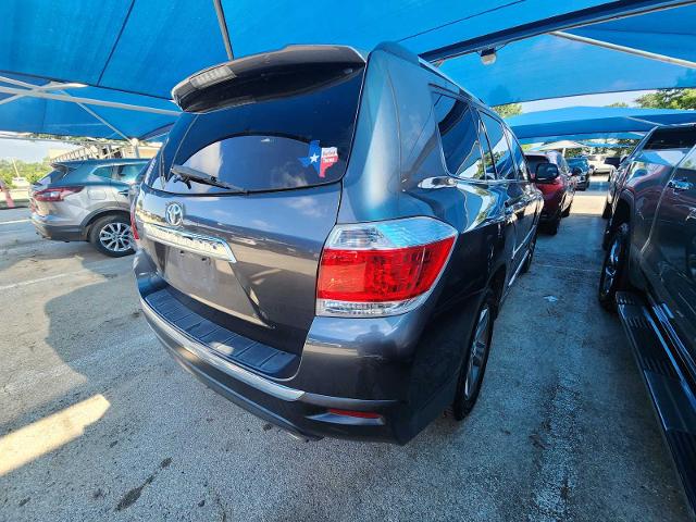 2011 Toyota Highlander Vehicle Photo in DENTON, TX 76210-9321