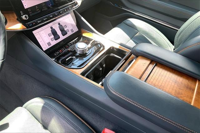 2022 Jeep Grand Wagoneer Vehicle Photo in Kansas City, MO 64114