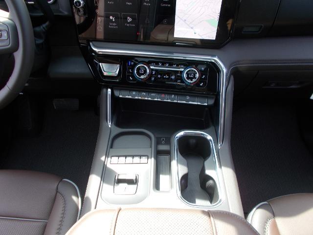 2025 GMC Sierra 2500 HD Vehicle Photo in LOWELL, MA 01852-4336