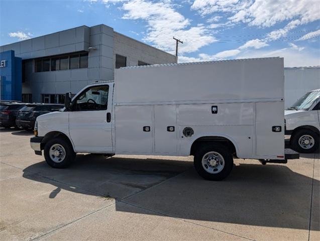 2024 Chevrolet Express Commercial Cutaway Vehicle Photo in ENGLEWOOD, CO 80113-6708