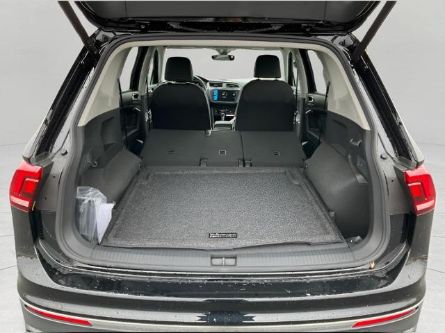 2024 Volkswagen Tiguan Vehicle Photo in Oshkosh, WI 54904